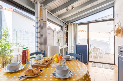 Photo 3 - Maison de 3 chambres à Sainte-Marie-la-Mer avec terrasse et vues à la mer