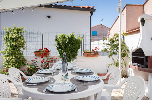 Foto 1 - Haus mit 3 Schlafzimmern in Sainte-Marie-la-Mer mit terrasse und blick aufs meer