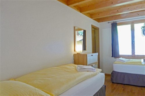 Foto 13 - Appartamento con 3 camere da letto a Lauterbrunnen con vista sulle montagne