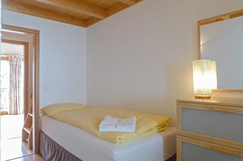 Foto 14 - Apartamento de 3 quartos em Lauterbrunnen com vista para a montanha