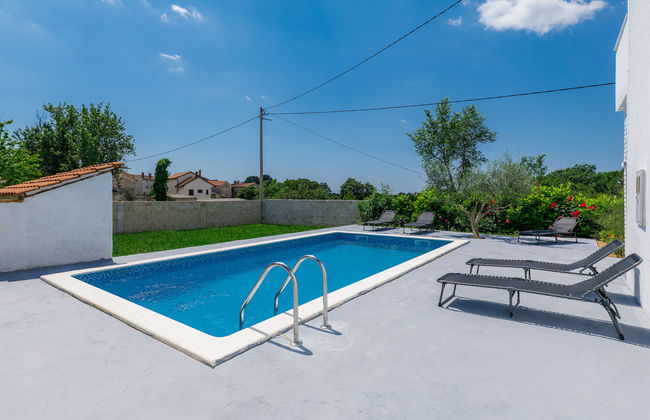 Casa de 6 quartos em Svetvinčenat com piscina privada e jardim - Foto 35