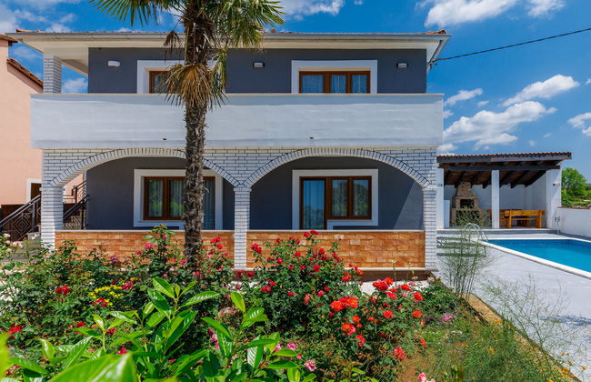 Casa de 6 quartos em Svetvinčenat com piscina privada e jardim - Foto 1