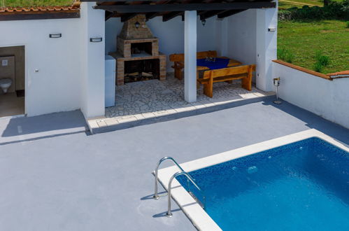 Foto 29 - Casa de 4 quartos em Svetvinčenat com piscina privada e vistas do mar