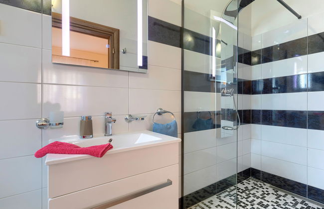 Casa de 6 quartos em Svetvinčenat com piscina privada e jardim - Foto 12