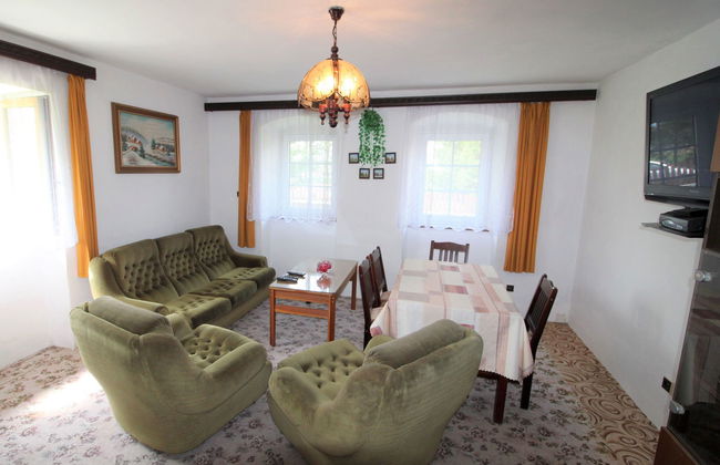 4 bedroom House in Sedlec with private pool and garden - Photo 6