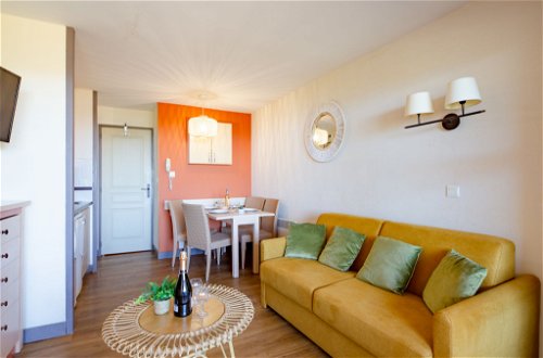 Foto 7 - Apartamento de 1 habitación en Saint-Raphaël con piscina y vistas al mar