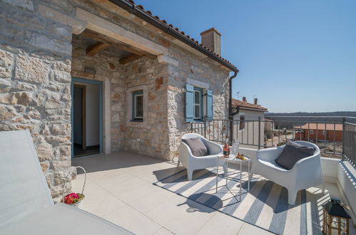 Foto 4 - Casa de 2 habitaciones en Brtonigla con piscina privada y vistas al mar