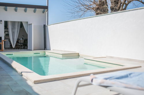 Foto 21 - Casa con 2 camere da letto a Brtonigla con piscina privata e vista mare