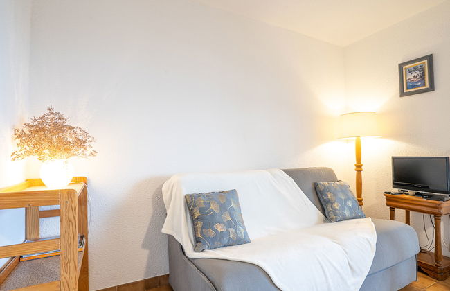 1 bedroom Apartment in Saint-Raphaël with swimming pool and terrace - Photo 9