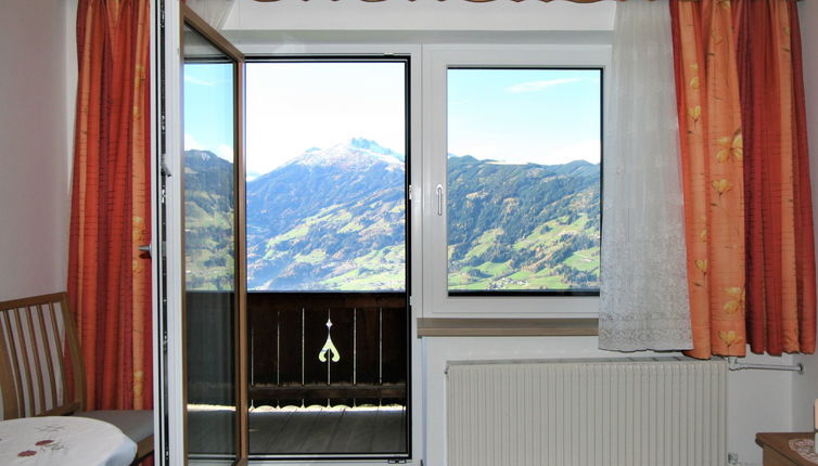 Foto 1 - Apartment mit 4 Schlafzimmern in Hart im Zillertal mit blick auf die berge