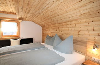 Foto 2 - Appartamento con 4 camere da letto a Hart im Zillertal con vista sulle montagne