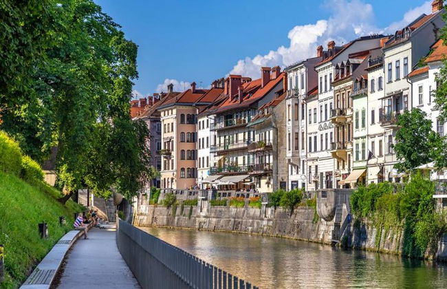 Private Full Day Tour to Ljubljana City from Portorož/Piran - Foto 2