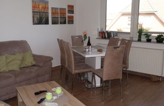 Photo 3 - 2 bedroom Apartment in Warwerort with garden and sea view