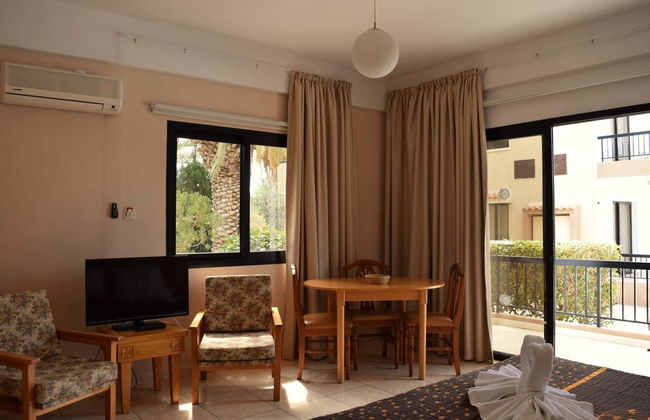 Anna Hotel Apartments - Photo 2