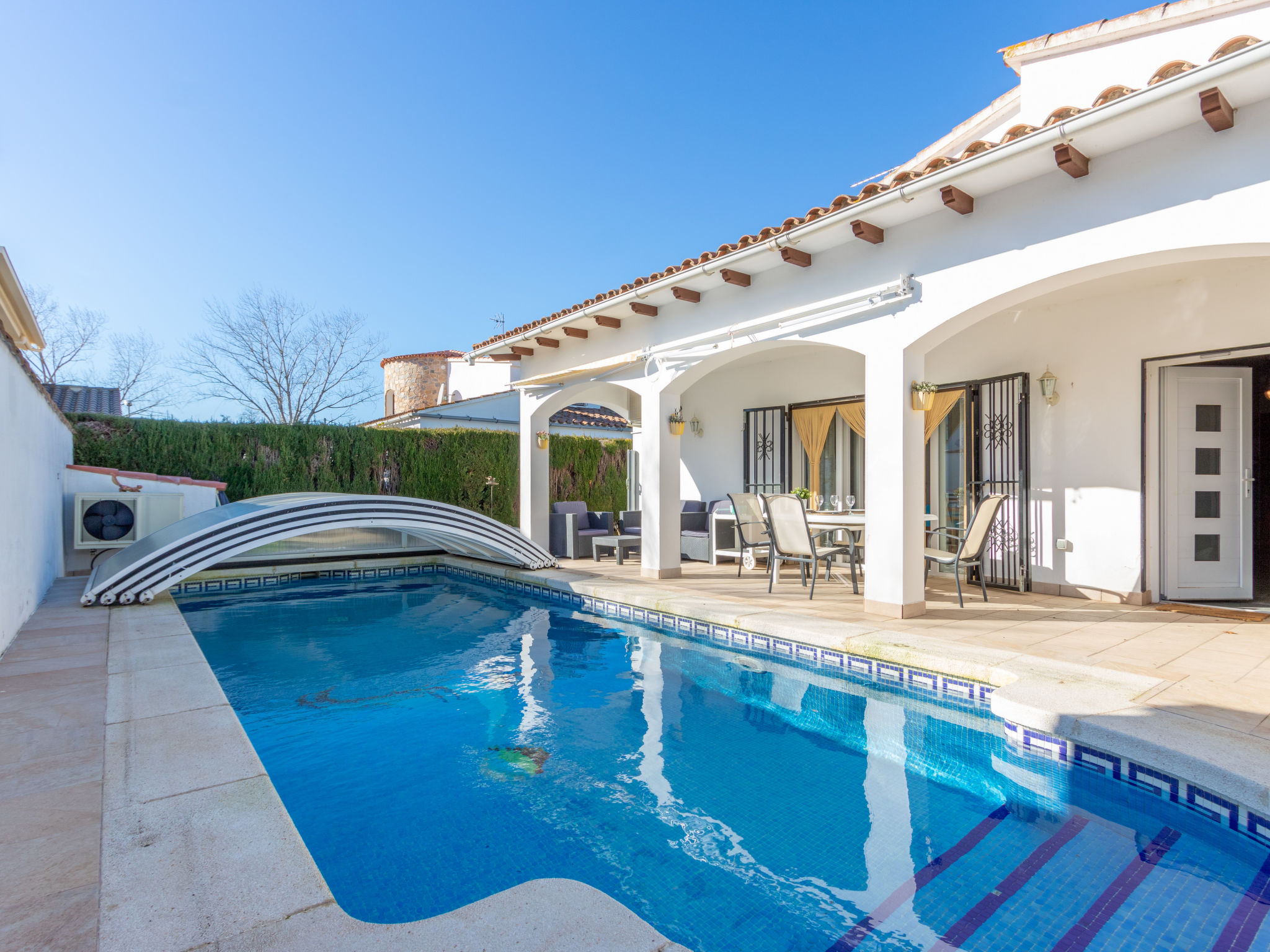 Photo 1 - Maison de 3 chambres à Castelló d'Empúries avec piscine privée et vues à la mer