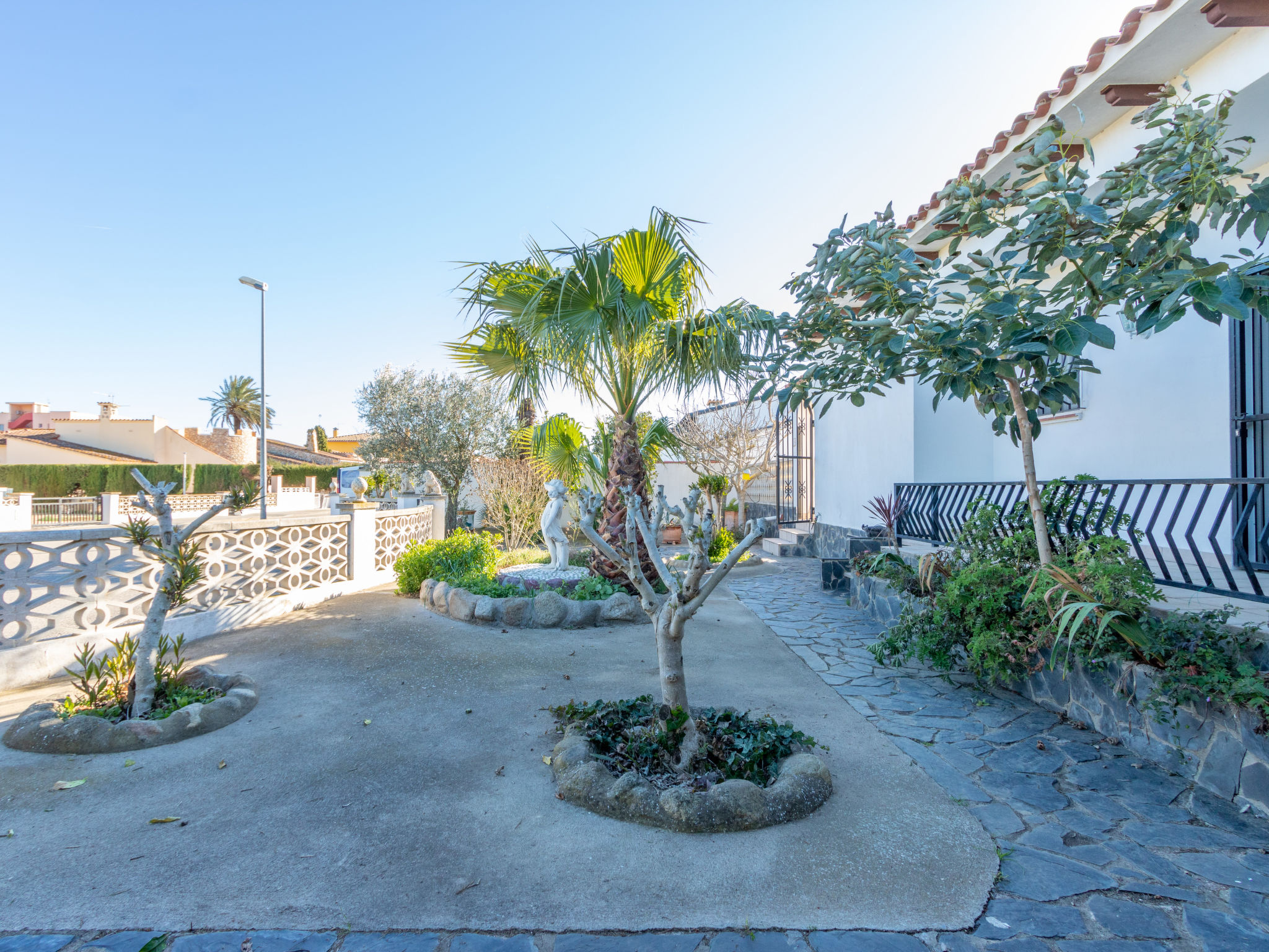 Photo 28 - Maison de 3 chambres à Castelló d'Empúries avec piscine privée et jardin