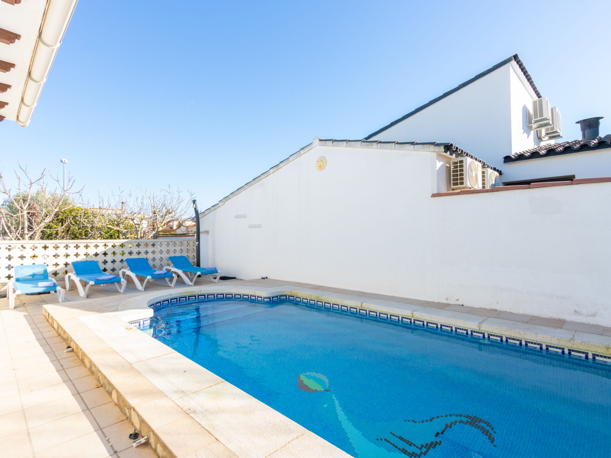 Photo 20 - 3 bedroom House in Castelló d'Empúries with private pool and sea view