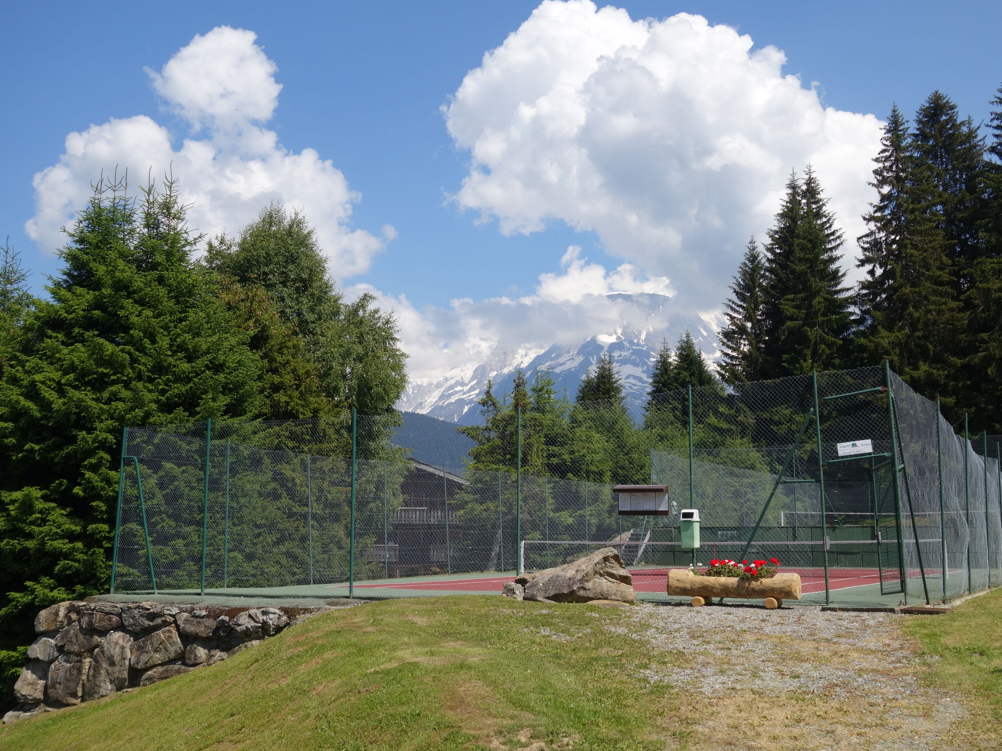 Foto 16 - Apartamento de 1 habitación en Saint-Gervais-les-Bains con piscina y vistas a la montaña