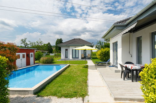 Foto 14 - Casa con 2 camere da letto a Ábrahámhegy con piscina privata e giardino