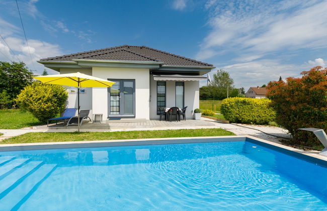 Casa de 4 quartos em Ábrahámhegy com piscina privada e jardim - Foto 11