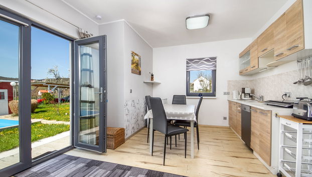 Casa de 4 quartos em Ábrahámhegy com piscina privada e jardim - Foto 5