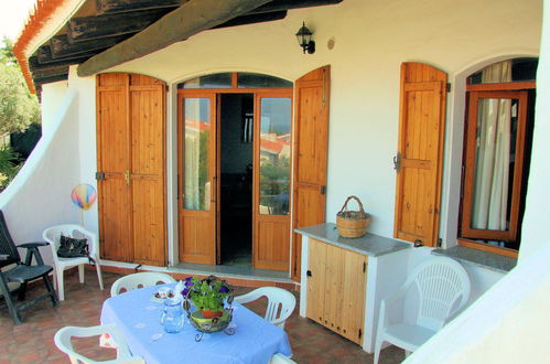 Photo 15 - Maison de 1 chambre à Valledoria avec jardin et vues à la mer