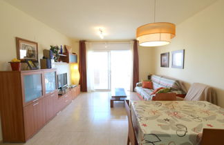 Photo 3 - 1 bedroom Apartment in La Ràpita with swimming pool and garden