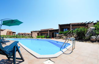 Photo 3 - Maison de 3 chambres à Trinità d'Agultu e Vignola avec piscine et jardin