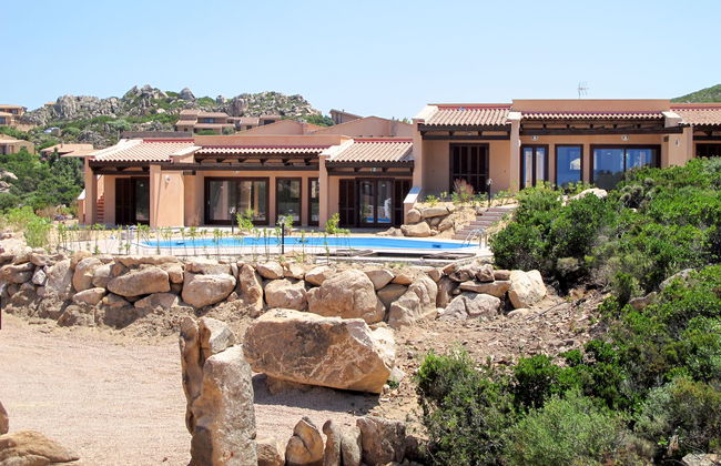 Casa de 4 quartos em Trinità d'Agultu e Vignola com piscina e jardim - Foto 2