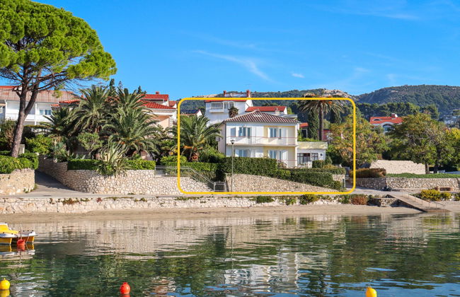 Casa de 6 quartos em Rab com jardim e terraço - Foto 1