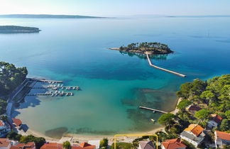 Photo 3 - Maison de 5 chambres à Rab avec terrasse et vues à la mer