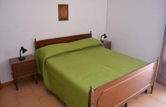 Foto 3 - Charming Holiday Home Near The Beach With A Terrace Parking Available, Pets