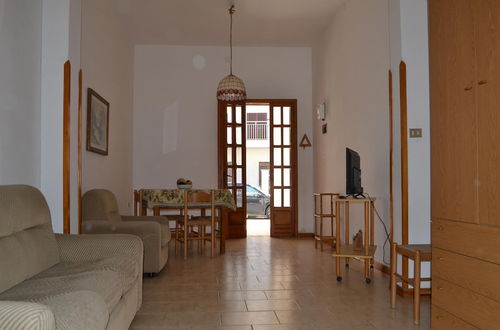 Foto 14 - Charming Holiday Home Near The Beach With A Terrace Parking Available, Pets