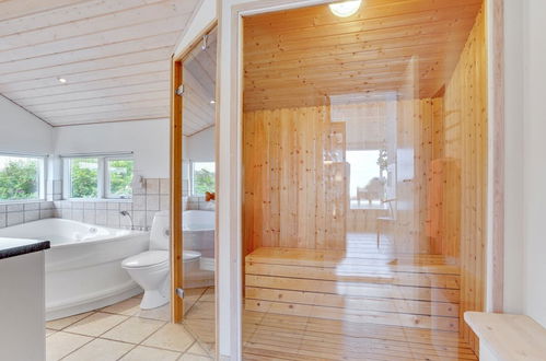 Foto 11 - Casa de 4 quartos em Løkken com terraço e sauna