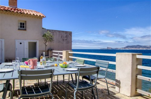 Foto 3 - Apartamento de 5 quartos em Saint-Cyr-sur-Mer com jardim e vistas do mar
