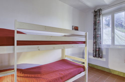 Foto 16 - Apartment mit 5 Schlafzimmern in Saint-Cyr-sur-Mer mit garten und blick aufs meer
