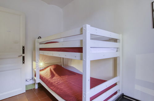 Foto 17 - Apartment mit 5 Schlafzimmern in Saint-Cyr-sur-Mer mit garten und blick aufs meer