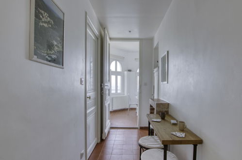 Photo 24 - 5 bedroom Apartment in Saint-Cyr-sur-Mer with garden and terrace