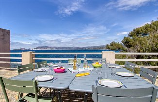 Photo 2 - 5 bedroom Apartment in Saint-Cyr-sur-Mer with garden and sea view