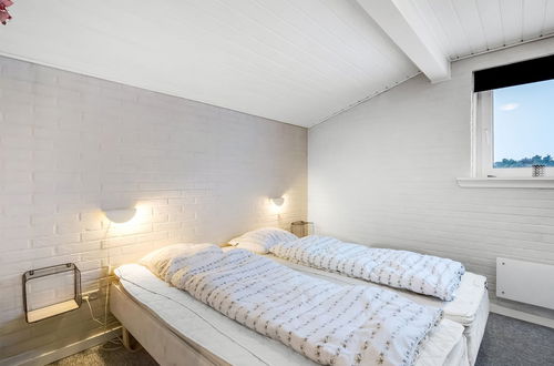 Foto 15 - Haus mit 4 Schlafzimmern in Ringkøbing mit privater pool und terrasse