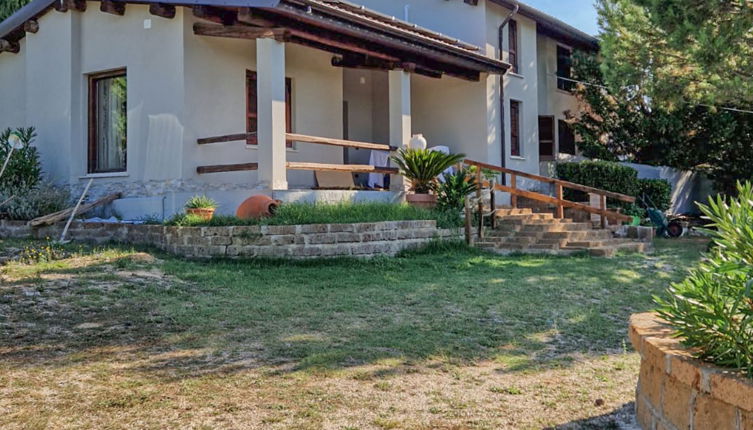 Foto 1 - Casa de 2 habitaciones en Collecorvino con jardín y terraza