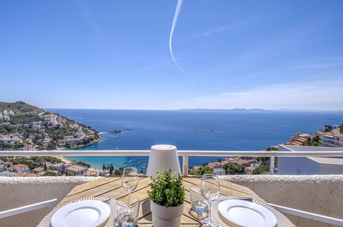 Photo 2 - Maison de 2 chambres à Roses avec piscine et vues à la mer