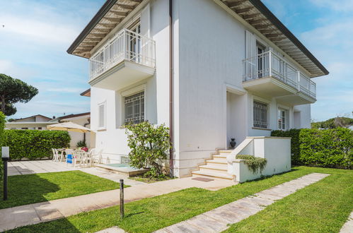 Foto 4 - Casa de 3 habitaciones en Camaiore con jardín y vistas al mar