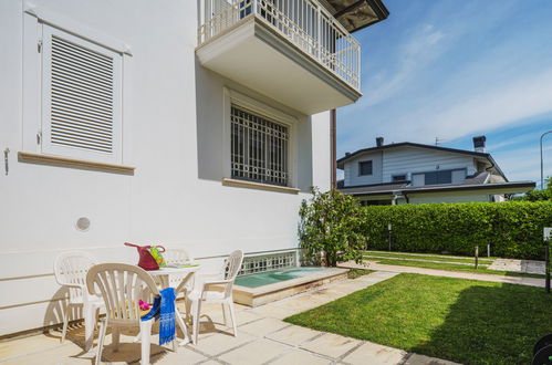 Photo 36 - Maison de 3 chambres à Camaiore avec jardin et vues à la mer