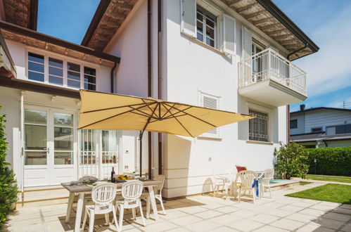 Photo 1 - Maison de 3 chambres à Camaiore avec jardin et vues à la mer