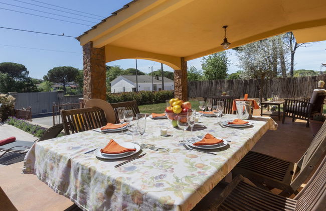 Casa de 4 quartos em Sils com piscina privada e jardim - Foto 15