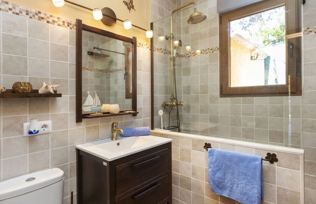 Casa de 4 quartos em Sils com piscina privada e jardim - Foto 14