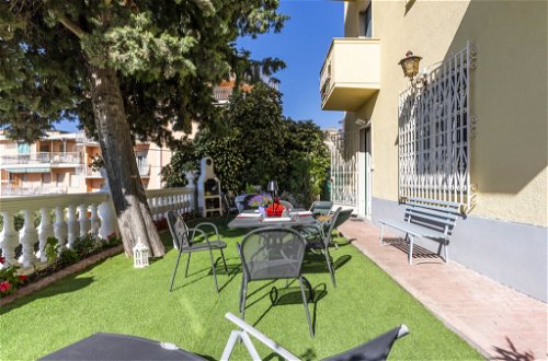 Foto 27 - Apartamento de 2 habitaciones en Sanremo con vistas al mar