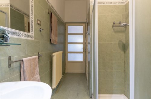 Foto 22 - Appartamento con 2 camere da letto a Sanremo con vista mare