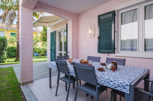 Photo 2 - Maison de 2 chambres à Ameglia avec terrasse et vues à la mer